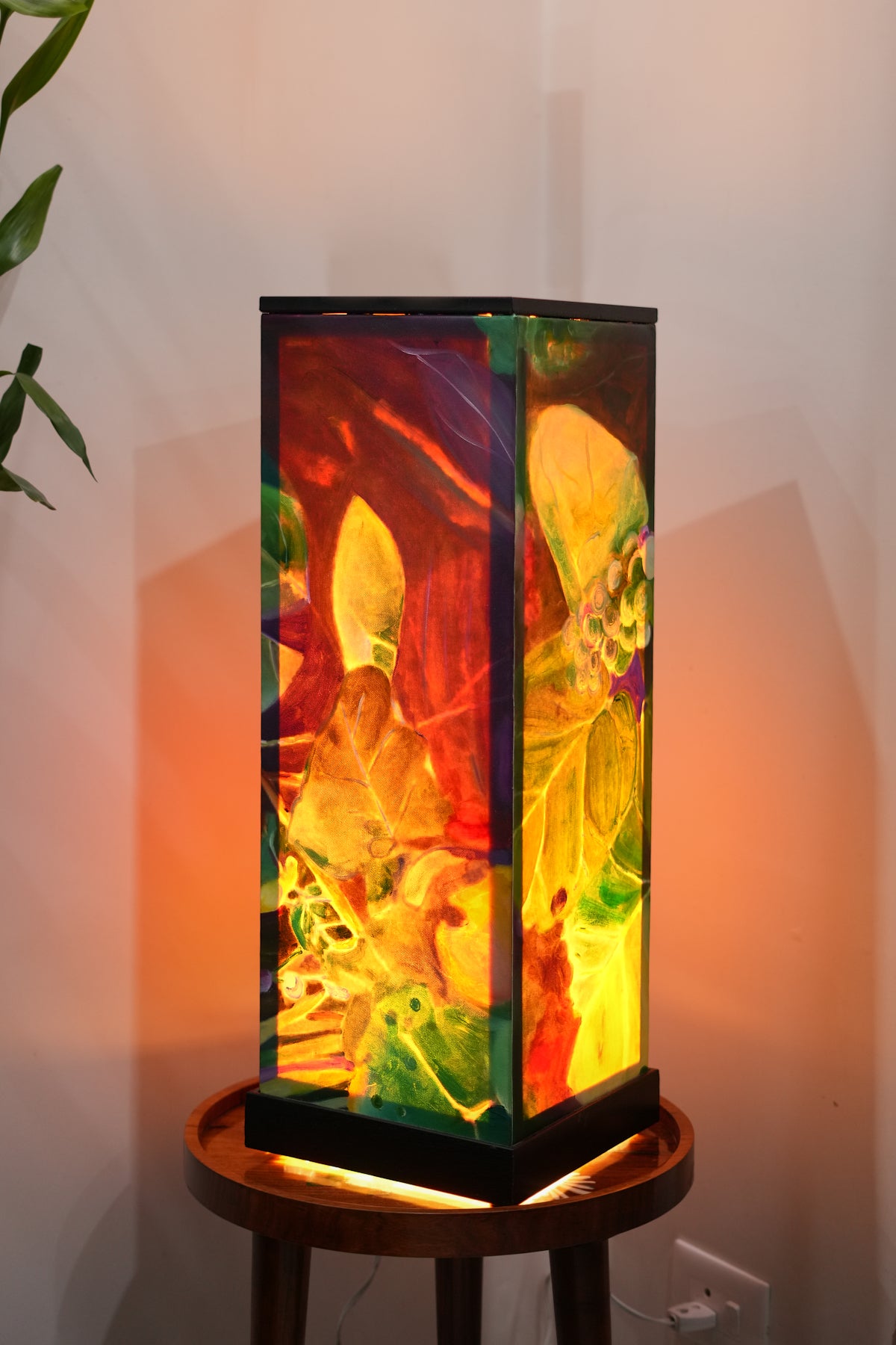 Vine Glow Lamp